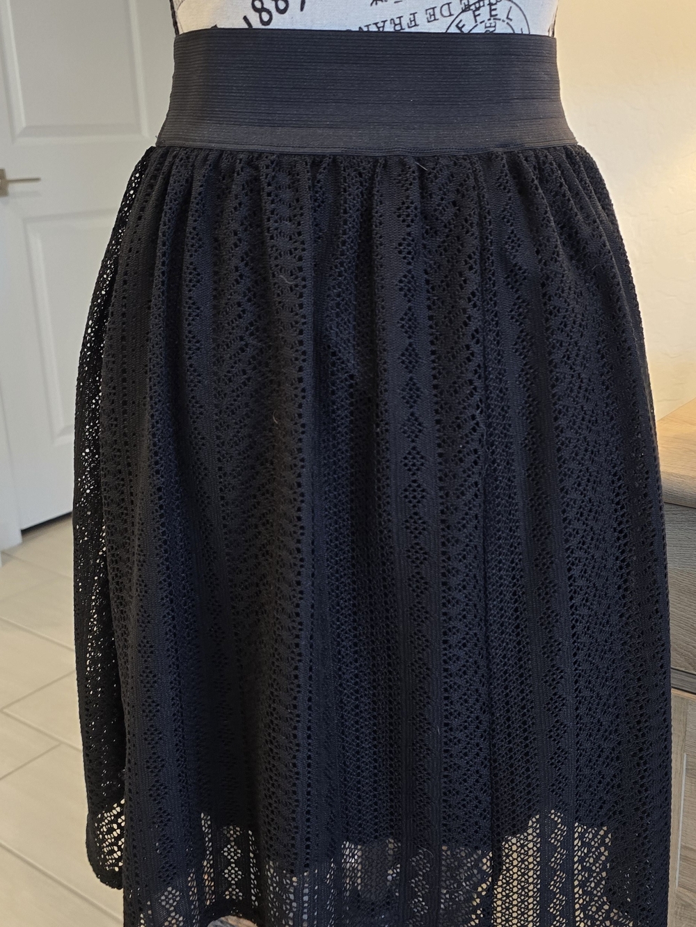 Studio Black Lace Circle Skirt - Picture 4 of 5